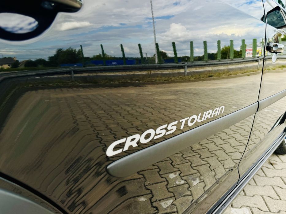 Touran Cross 7 Osobowy Hak 2.0 Tdi Zarejestrowany