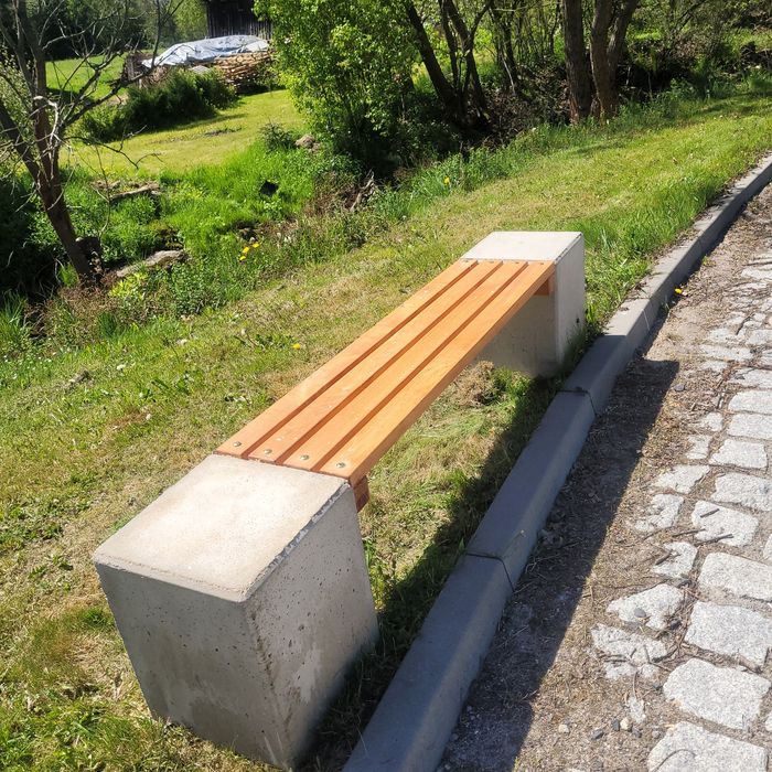 Ławka parkowa betonowa