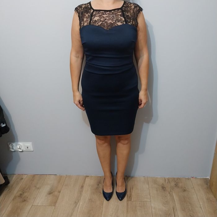 Elegancka sukienka 40 zł.