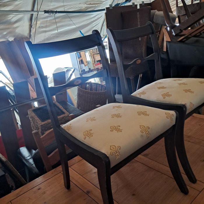 Krzesła w stylu Biedermeier