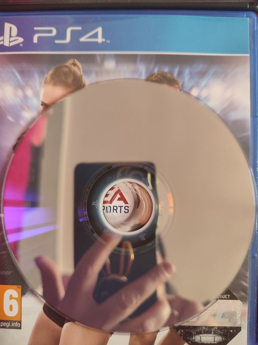 Sprzedam płyty do gry PC DVD i  PS4