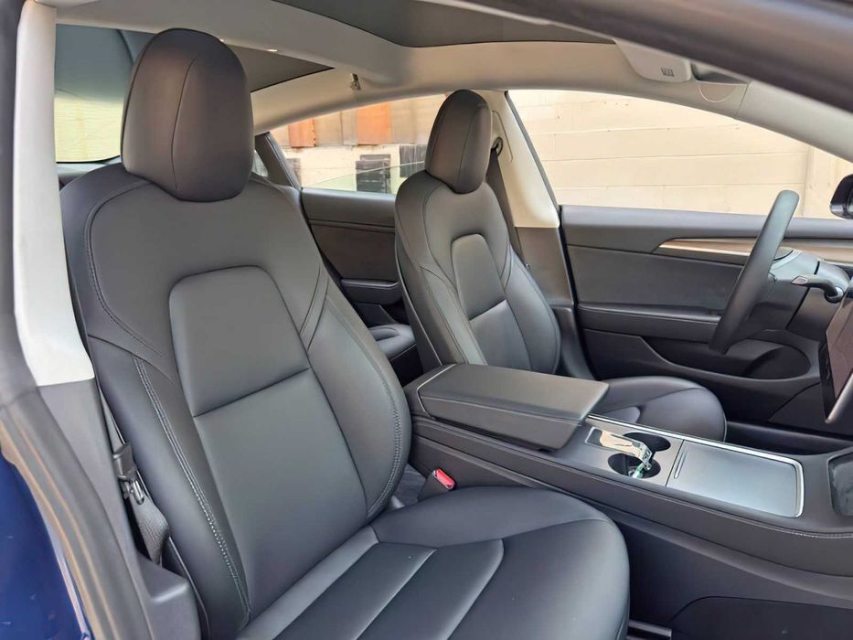 Tesla Model 3      2021