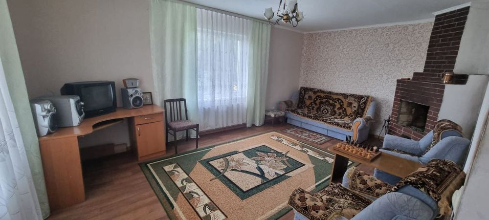 Просторий та затишний будинок, велика ділянка 42522