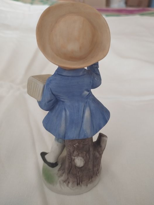 Статуетки фарфорові.