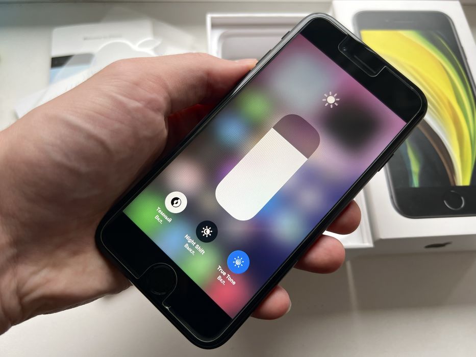 iPhone SE 2020 64GB (Black) (идеальное состояние)