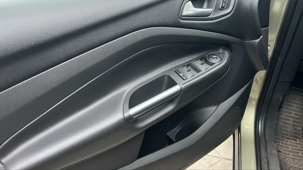Ford Kuga. Форд Куга дизель 2.0 4*4 офіційний