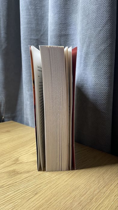 Книга 7 чоловіків Евелін Гʼюго  мʼяка обкладинка