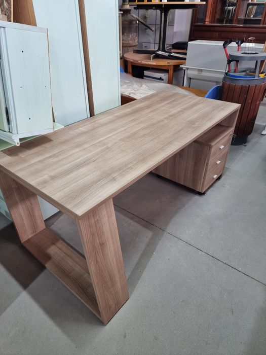 Secretária Nova c/arquivador