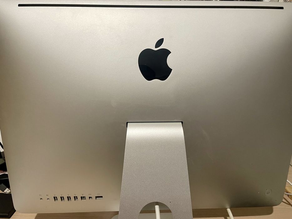 Apple iMac 2010 - Core i3 3,06 GHz, 6GB/128GB - stan dobry