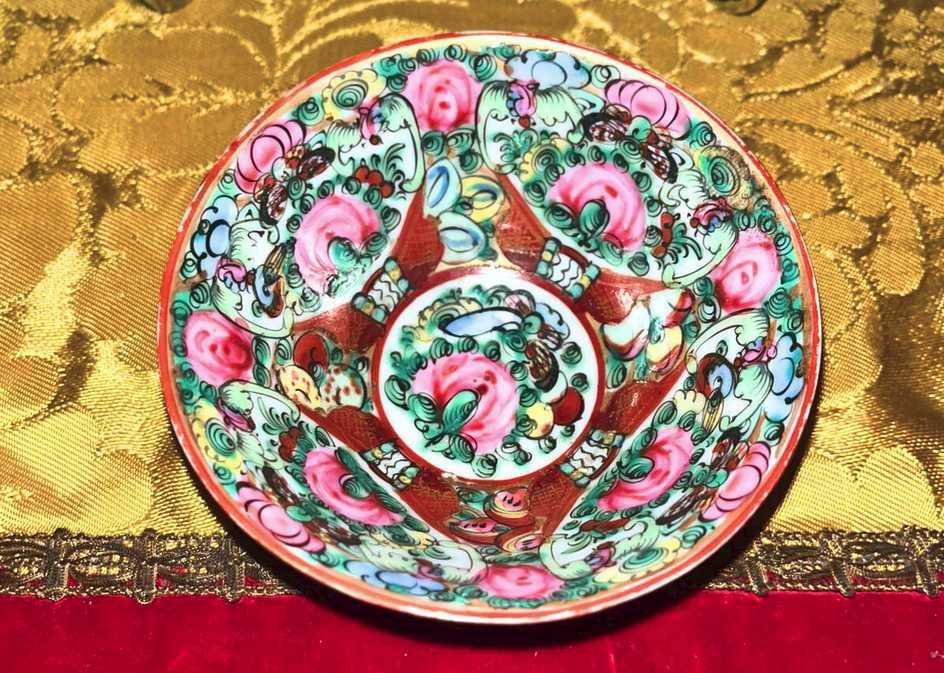 Conjunto de 3 pratos orientais – Macau