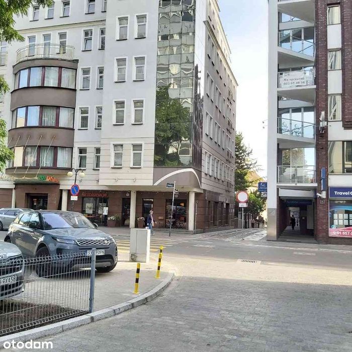 Centrum 64 m ciepłe biuro 3 pokoje strona północna winda ul.Piekary 6