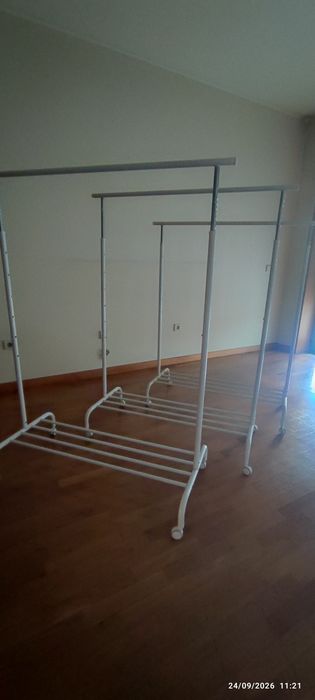 Suporte para cabides