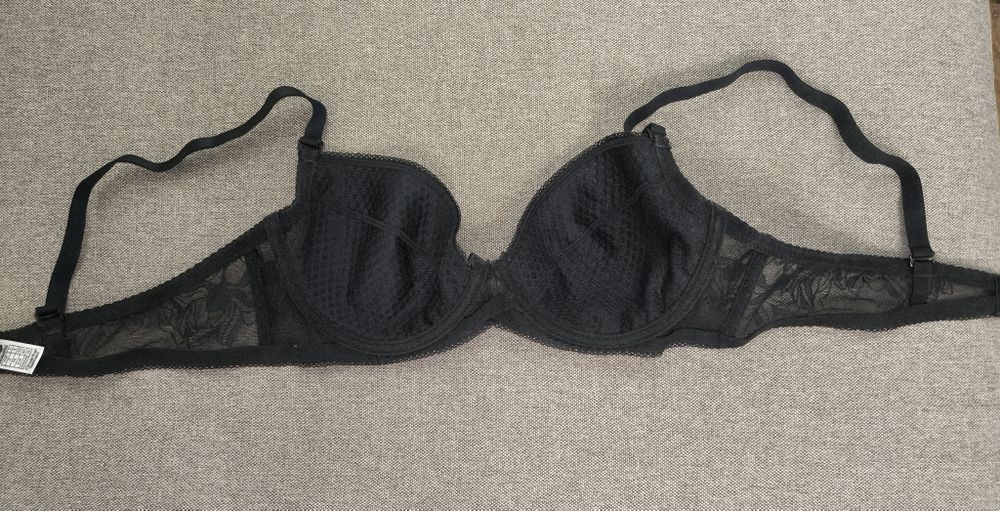 Бюстгальтер чорний 75В