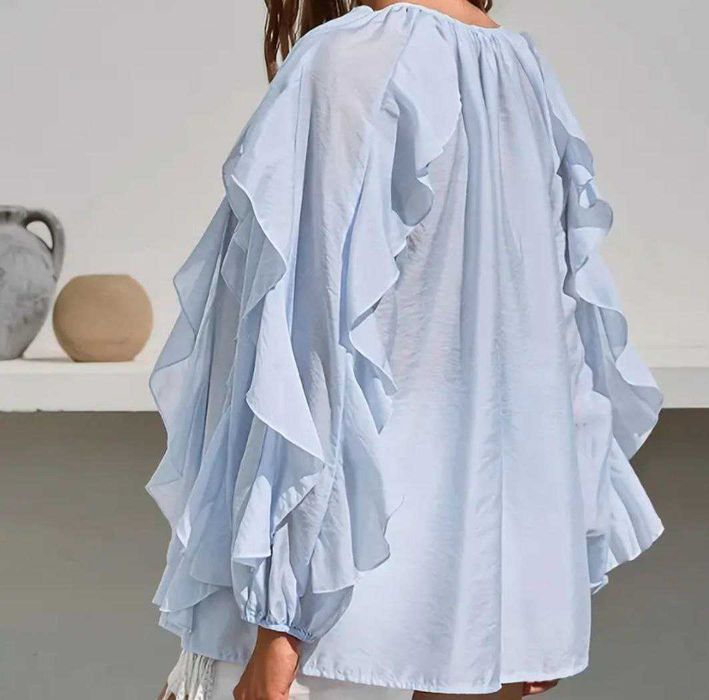 Блуза сорочка з рюшами воланами голуба