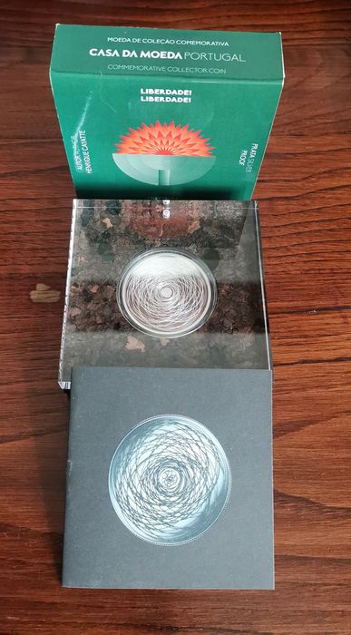 Moedas prata proof "Liberdade" e "50 anos de eleições em liberdade"