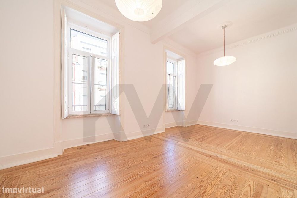 Um apartamento luminoso e elegante, no coração de Campo de Ourique.