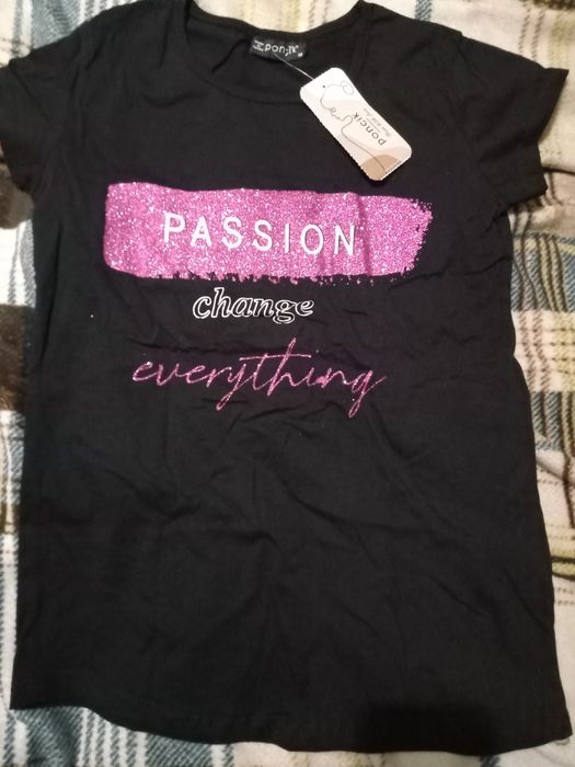 Футболки женские