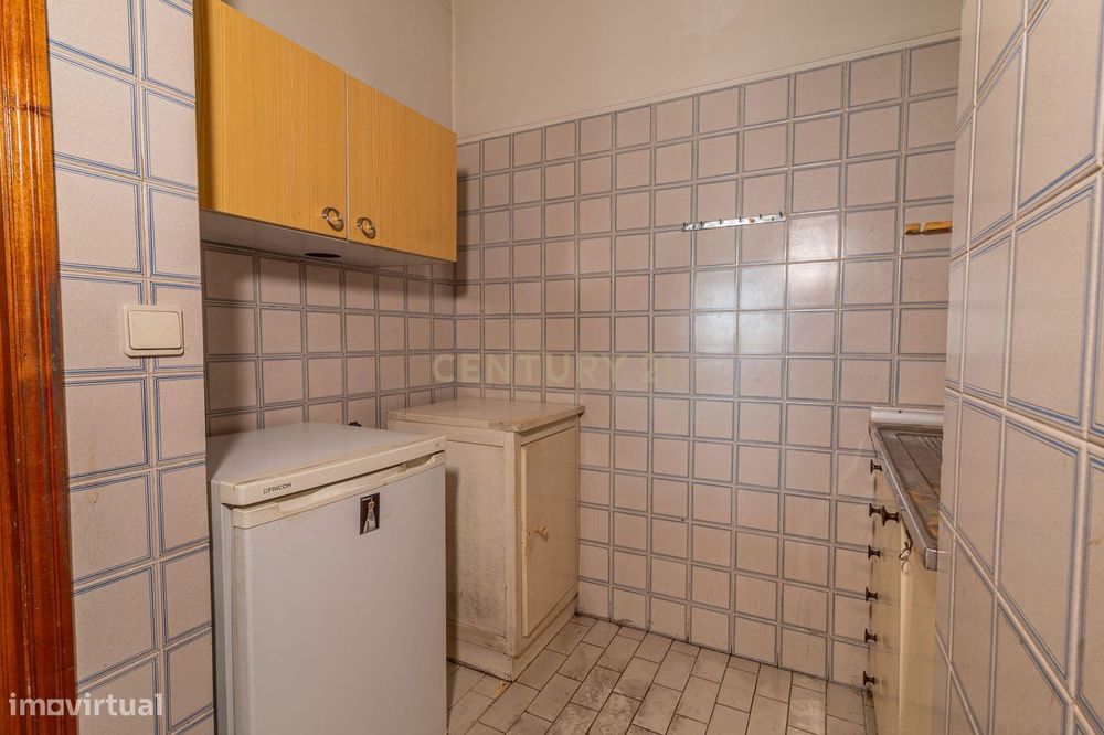 Apartamento T1 em Braga, Maximinos para recuperar - Oportunidade Única