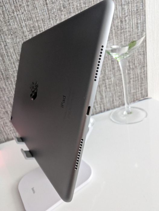 iPad Pro 9.7 на 128 GB LTE #145