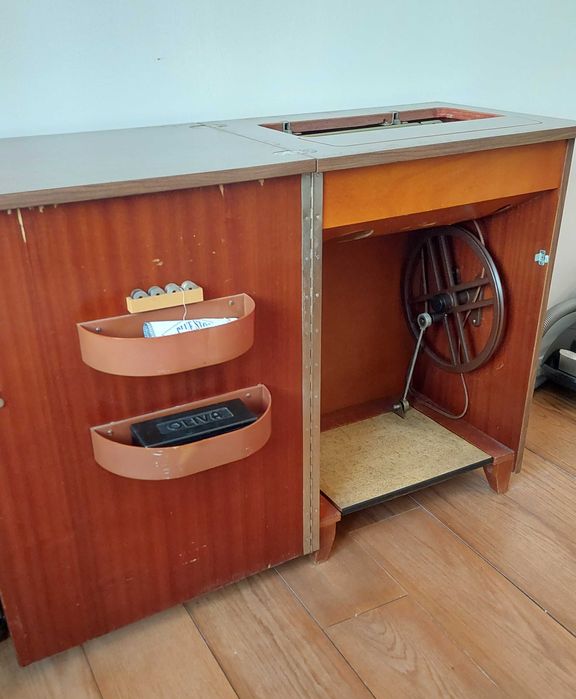 Máquina de costura Oliva