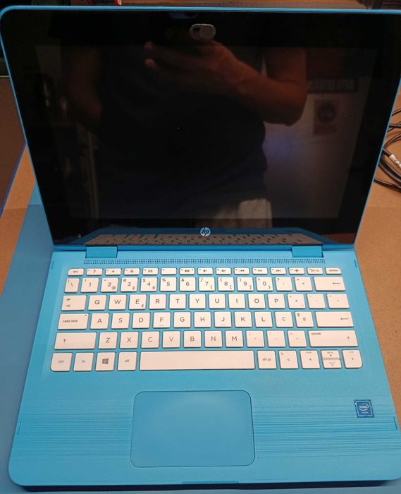 Portátil/Tablet HP 11" com Ecrã Tátil em Bom Estado