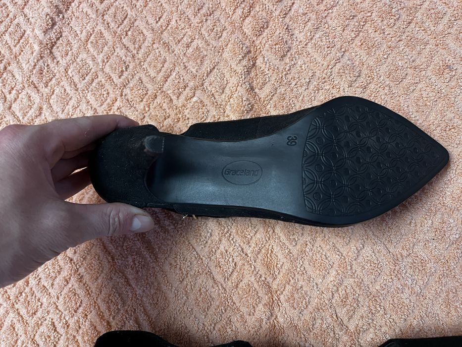 Продам жіночі туфлі