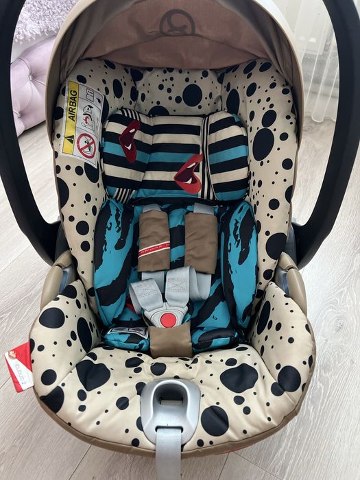 Автокрісло Cybex Cloud T i-Size, by Karolina Kurkova One Love