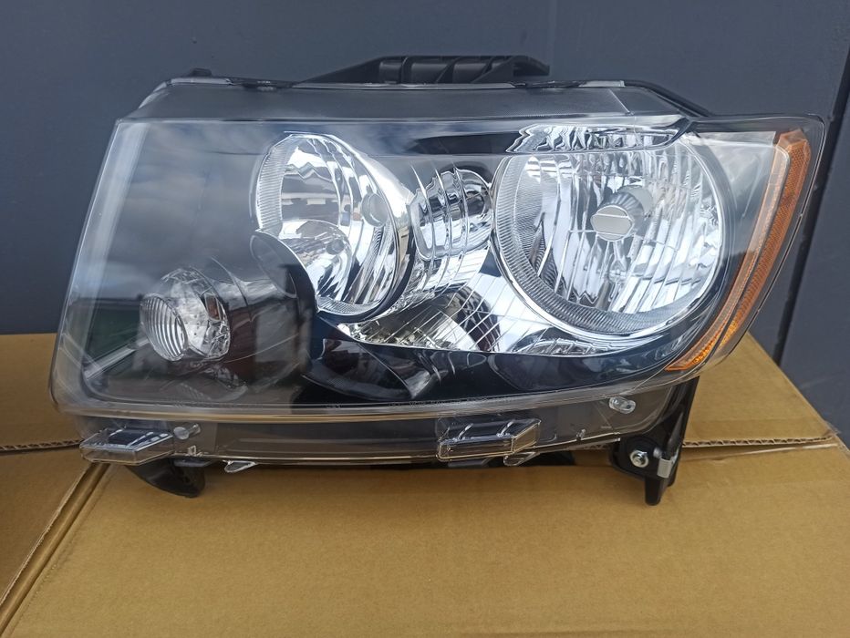 Фара Jeep Compass 2011-17 джып компас 68171214AA,68171215AA