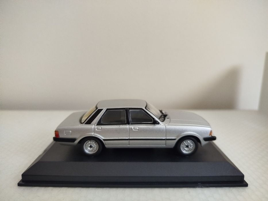 Miniatura Ford Taunus 1/43 Nova