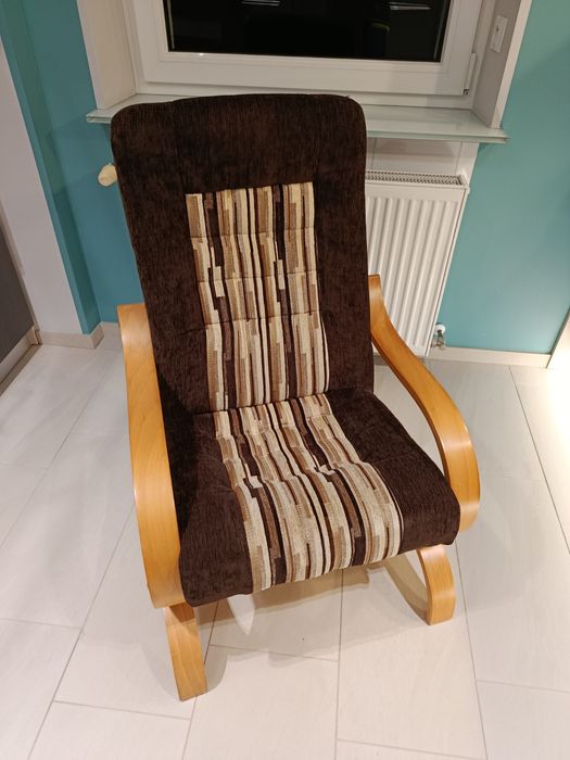 Fotel drewniany bujany