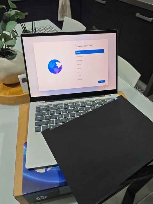Omnibook X 14 Snapdragon X Plus, ecrã 2.2K, 16 GB de RAM, 1 TB SSD Garantia até 01/10/2029