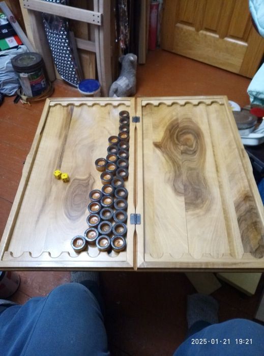 Продам нарды.Массив ореха.