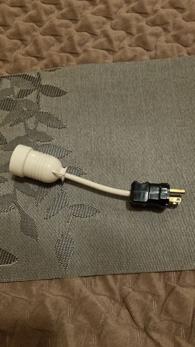 Oprawka remontowa z wtyczką.