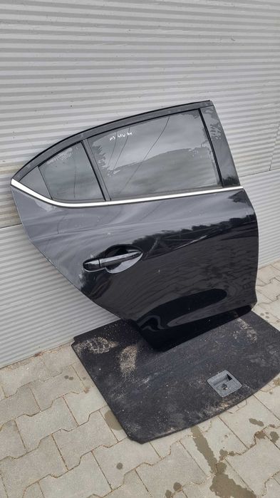drzwi prawe prawy tył Mazda 3 BM 13-18r 41W