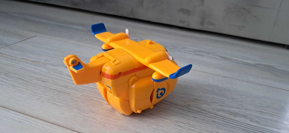 SUPER WINGS samolot robot Śrubek