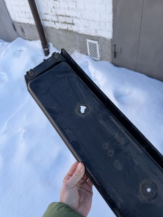 Ford Sierra задня бленда накладна номерного знаку