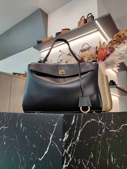 Сумка Balenciaga Rodeo Medium Handbag Gold Buckle in Black