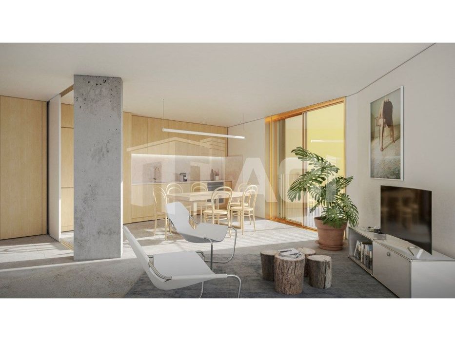 Apartamento T2 Com Logradouro - Piso 1 — Leiria, Pousos, Barreira E Cortes, Leiria