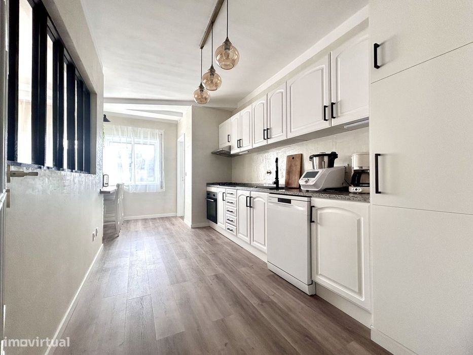 Apartamento T2 totalmente mobilado Paredes centro/estação