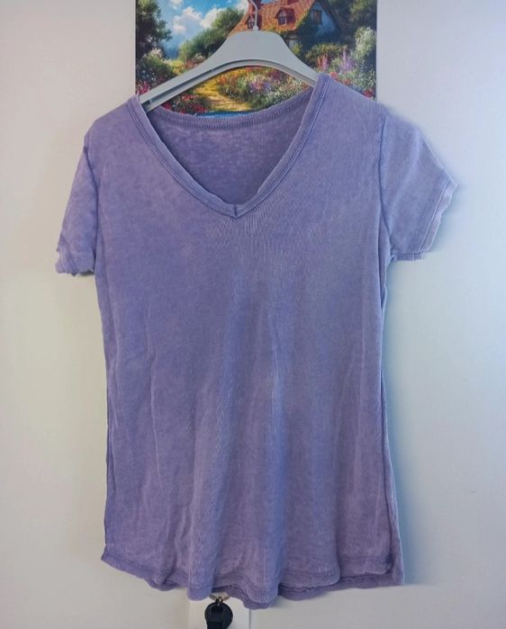 T-shirt  mocno dekatyzowany