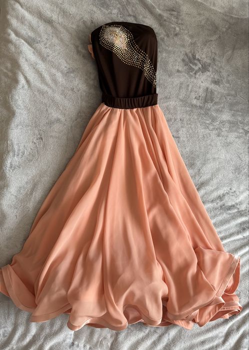 Бальна сукня стандарт з відкритими плечима