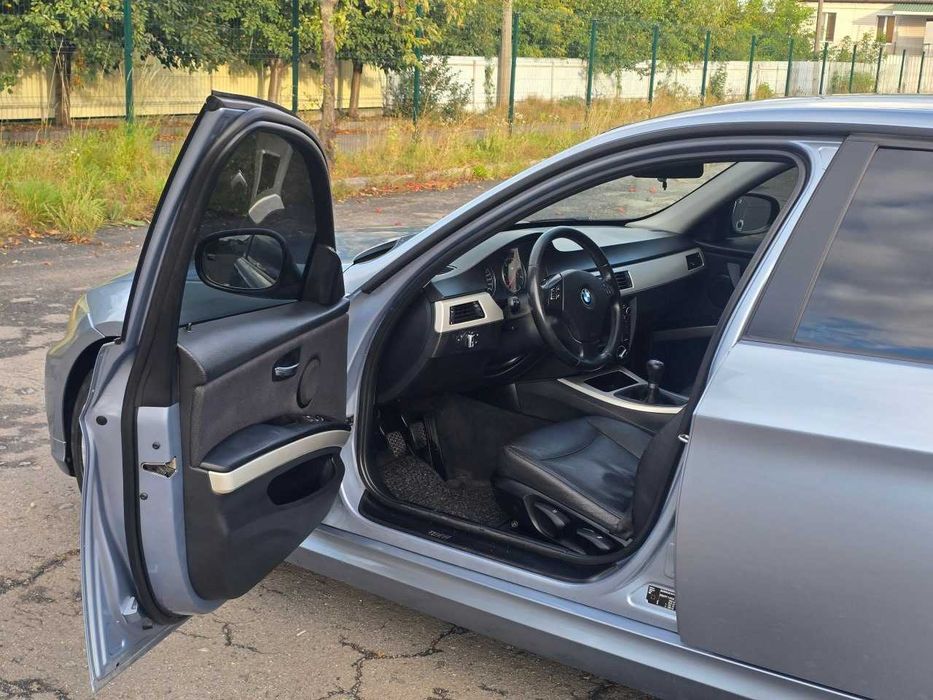 Продам BMW 3 Series 2011. Можна в розстрочку, під викуп.