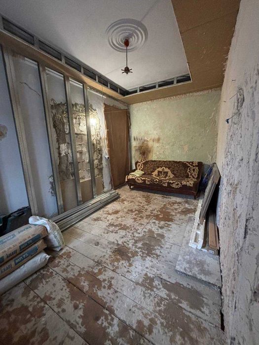 Продається 2 кімнатна квартира р -н Черьомушки без ремонта