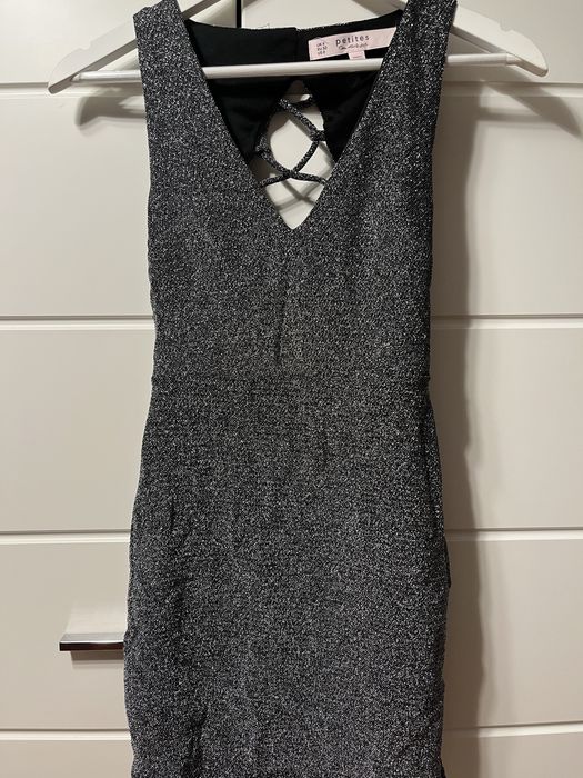 Brokatowa błyzcząca sukienka