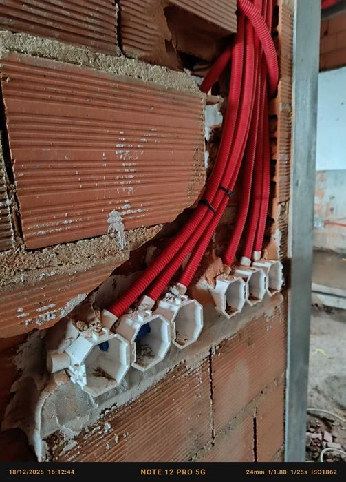 Eletricista Certificado DGEG | Reparações, Quadros e Obras