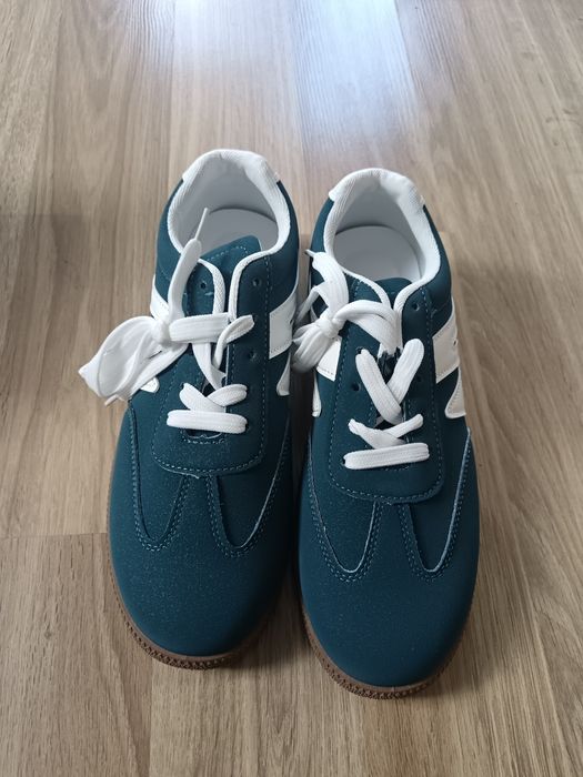 Rewelacyjne adidasy 40