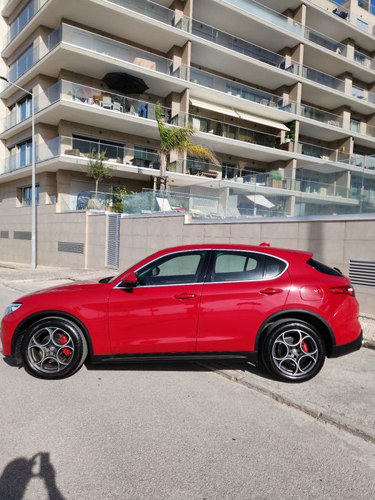 TROCO OU ACEITO RETOMA ,NACIONAL,104.000 KM,Alfa romeu Stelvio 2.2 D AT8 super ,estado impecável