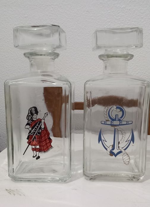 Garrafas de cristal de whisky