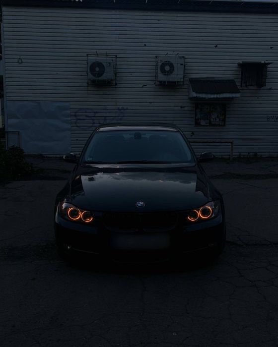 Продам BMW е90 320d на запчасти