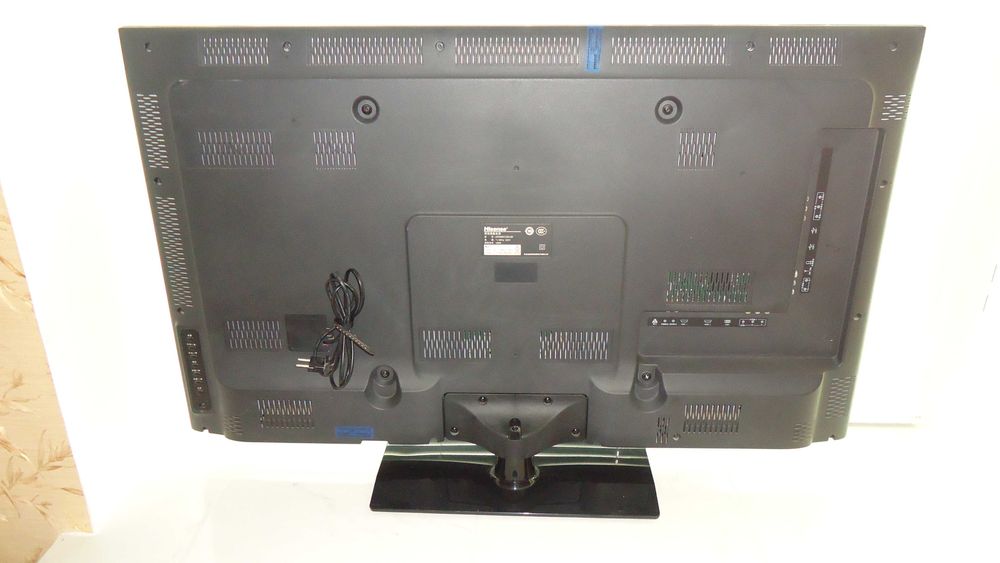 Телевизор Hisense LED46EC330J3D